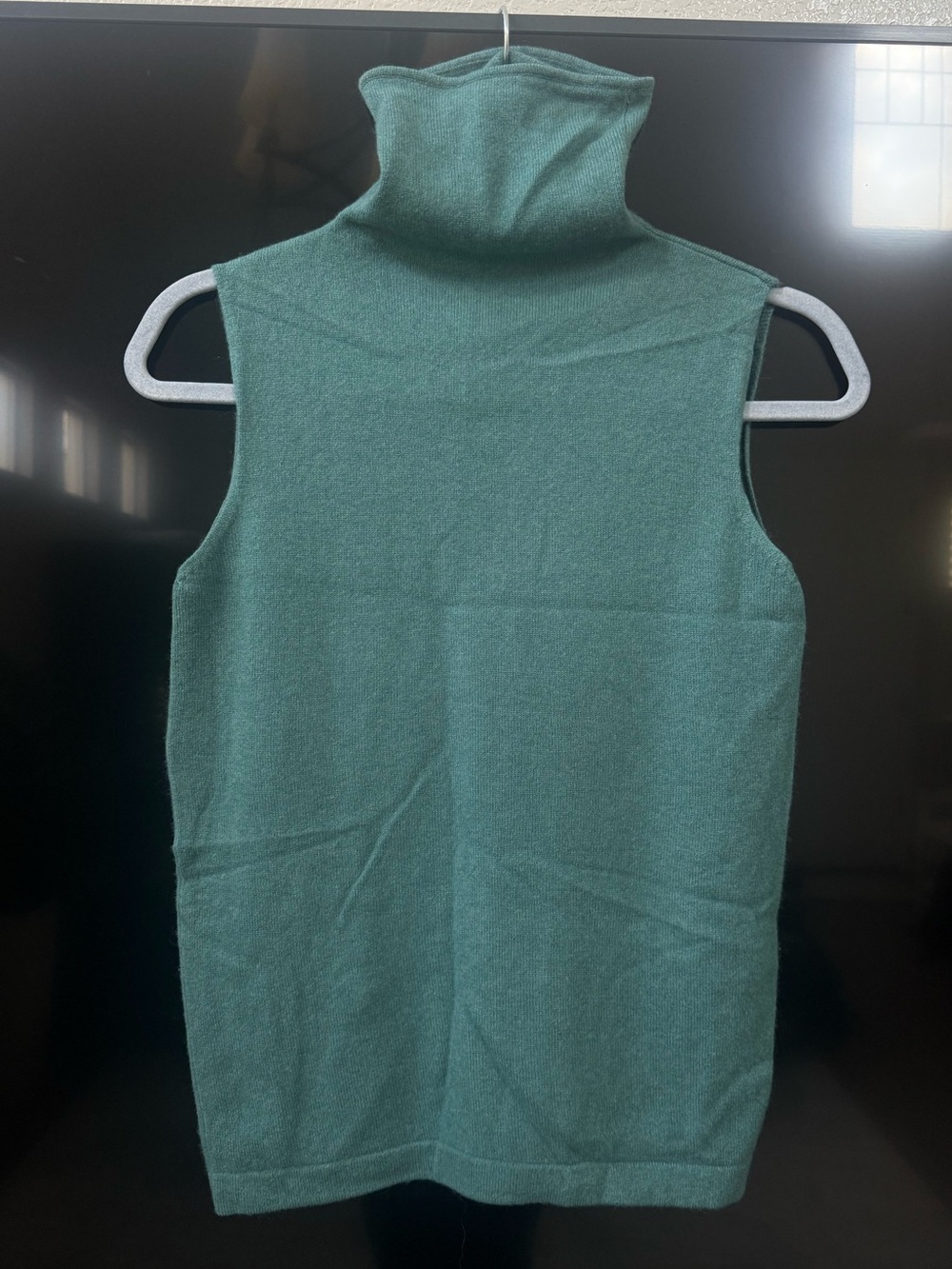 Eucalyptus Green Cashmere Sleeveless Turtleneck
